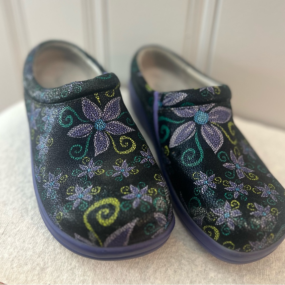 Alegria Kayla Wild Flower Shoes